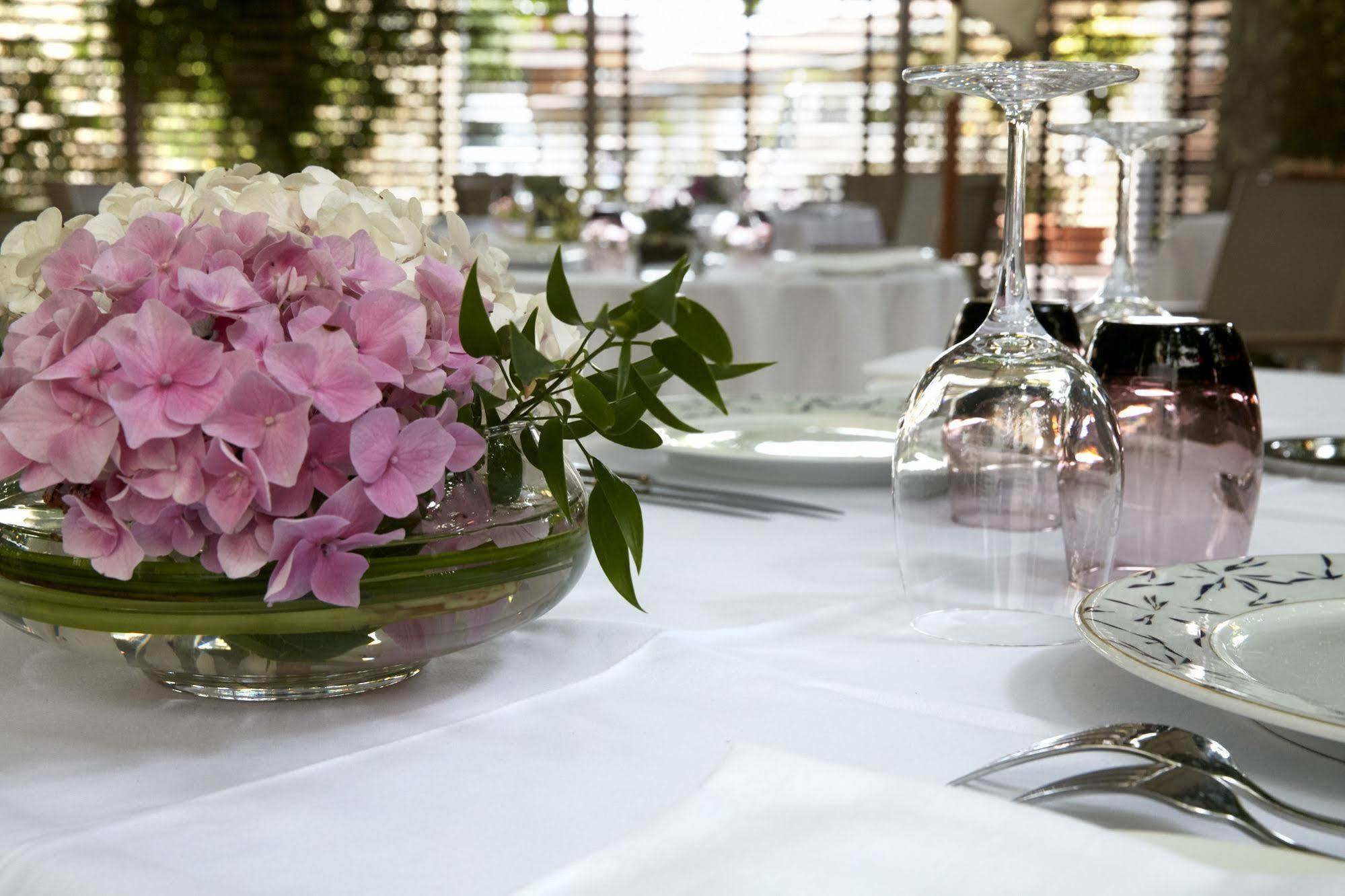 Logis Hotel - Restaurant Maison Claude Darroze Лангон Экстерьер фото